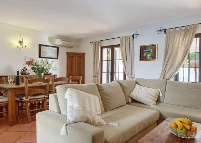 別荘 Bright 2 Bedroom Townhouse フエンヒロラ