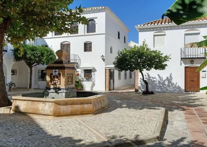 Bright 2 Bedroom Townhouse Будинок відпочинку Фуенхірола