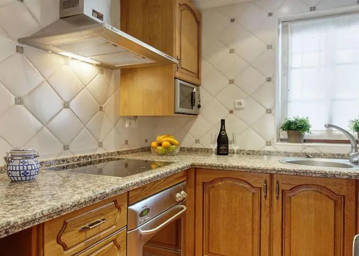 Будинок відпочинку Bright 2 Bedroom Townhouse *